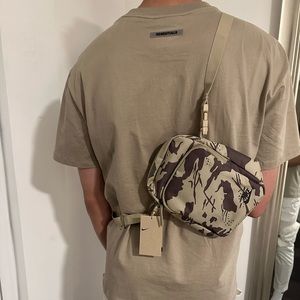 Nike crossbody bag 4L